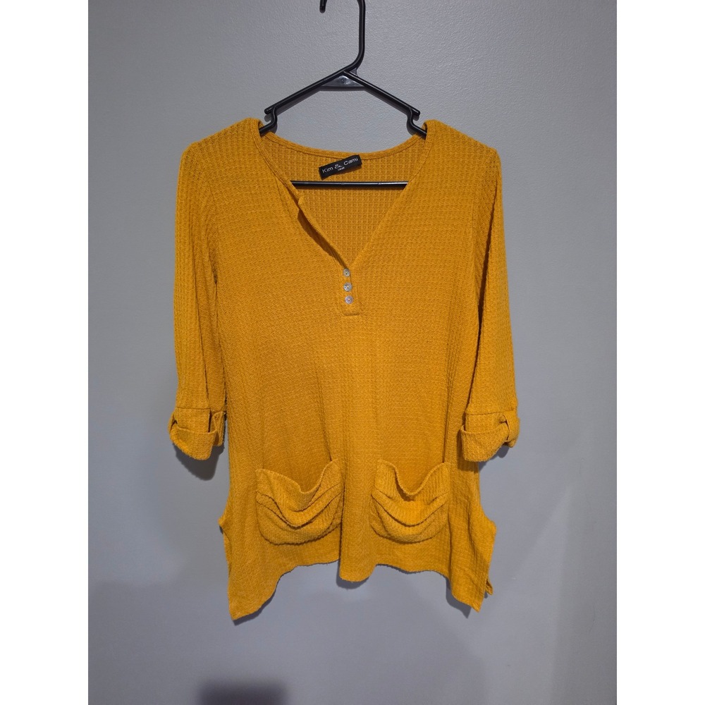 Kim & Cami Mustard Yellow Waffle Knit Henley Tunic Top Sharkbite Hem Small